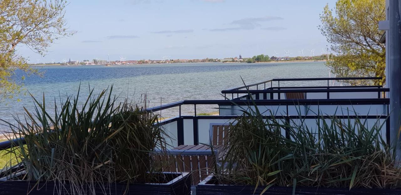 Haus Achtern Diek In Erster Reihe Am Meer Фемарн Экстерьер фото