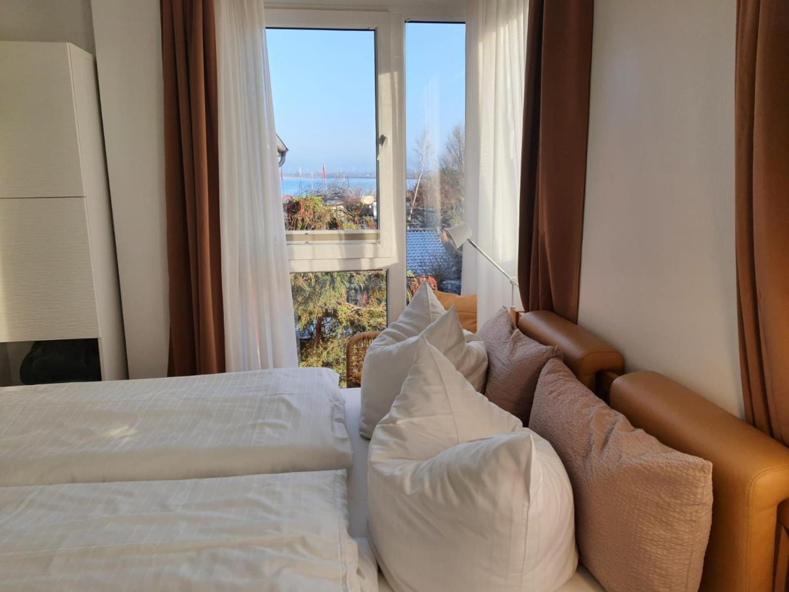 Haus Achtern Diek In Erster Reihe Am Meer Фемарн Экстерьер фото